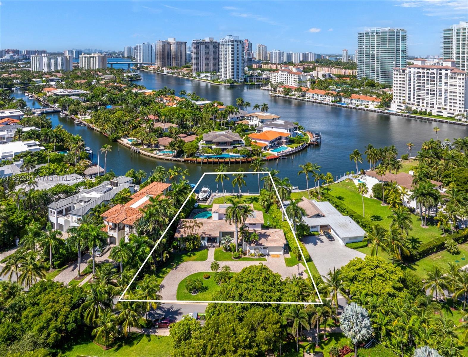 Photo of 268 Parkway (268), Golden Beach, Florida, 33160 -