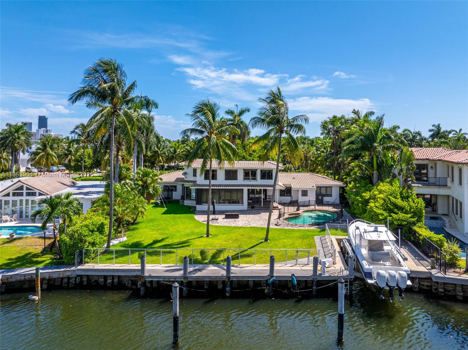 Photo of 268 Parkway (268), Golden Beach, Florida, 33160 -