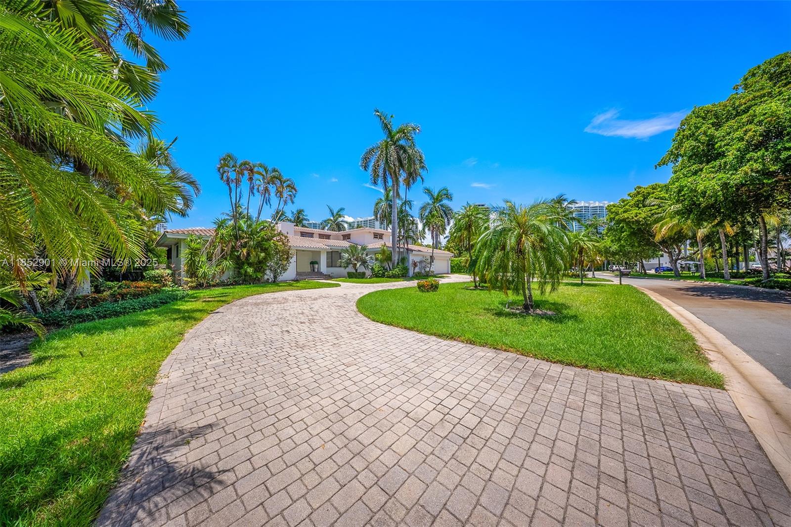 Photo of 268 Parkway  (268), Golden Beach, Florida, 33160 - 