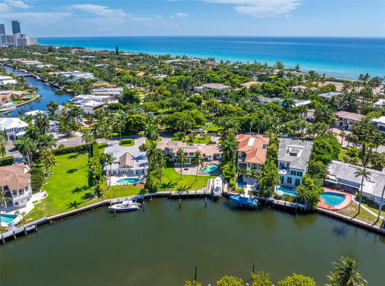 Photo of 268 Parkway (268), Golden Beach, Florida, 33160 -