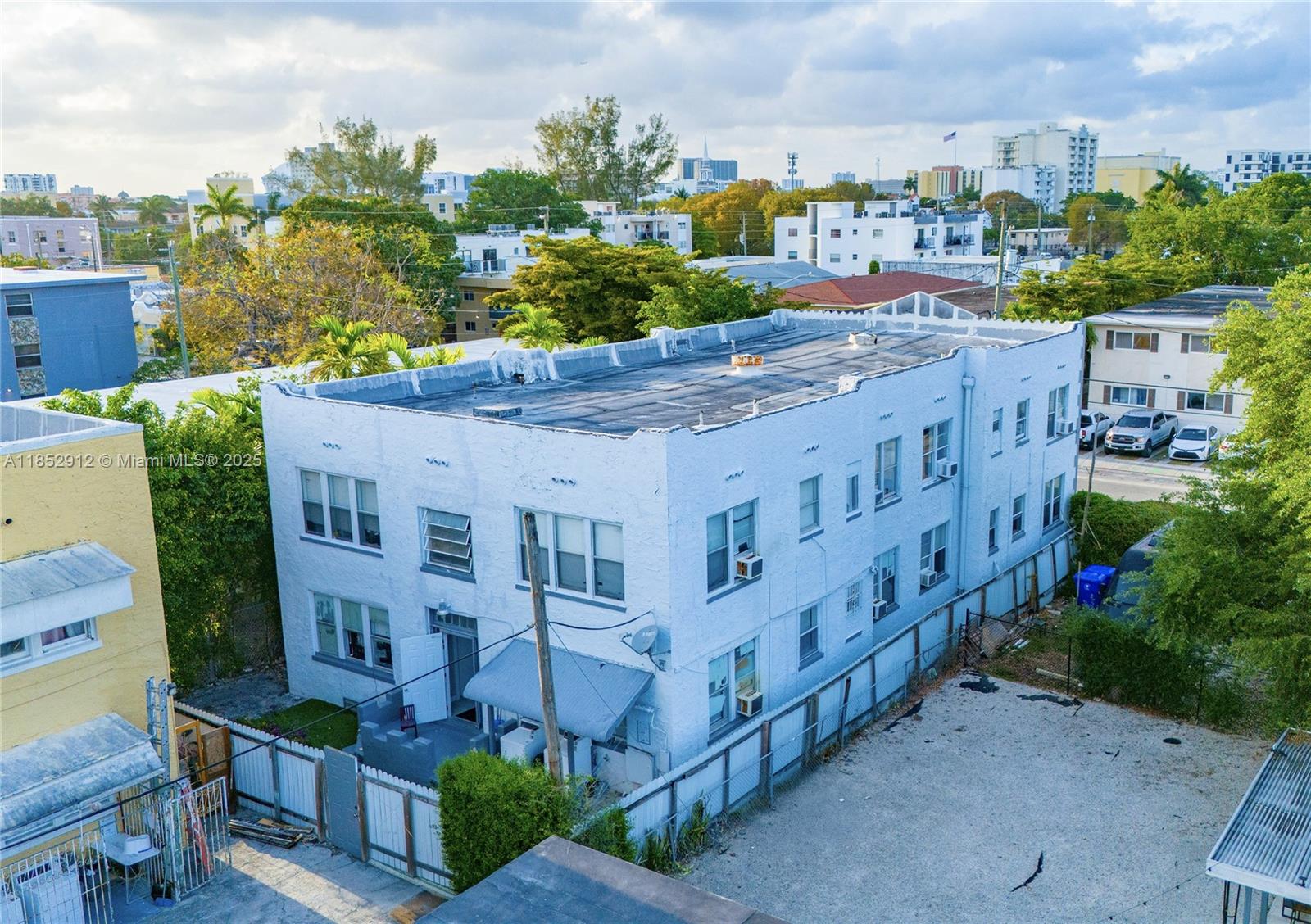 See details / 5249 sq. ft. $ 2025-08-05 0 Photo