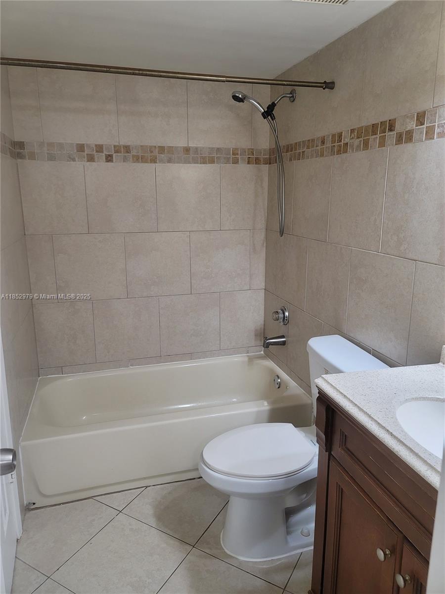 Ver detalles / sq. ft. $ 2025-08-05 0 foto