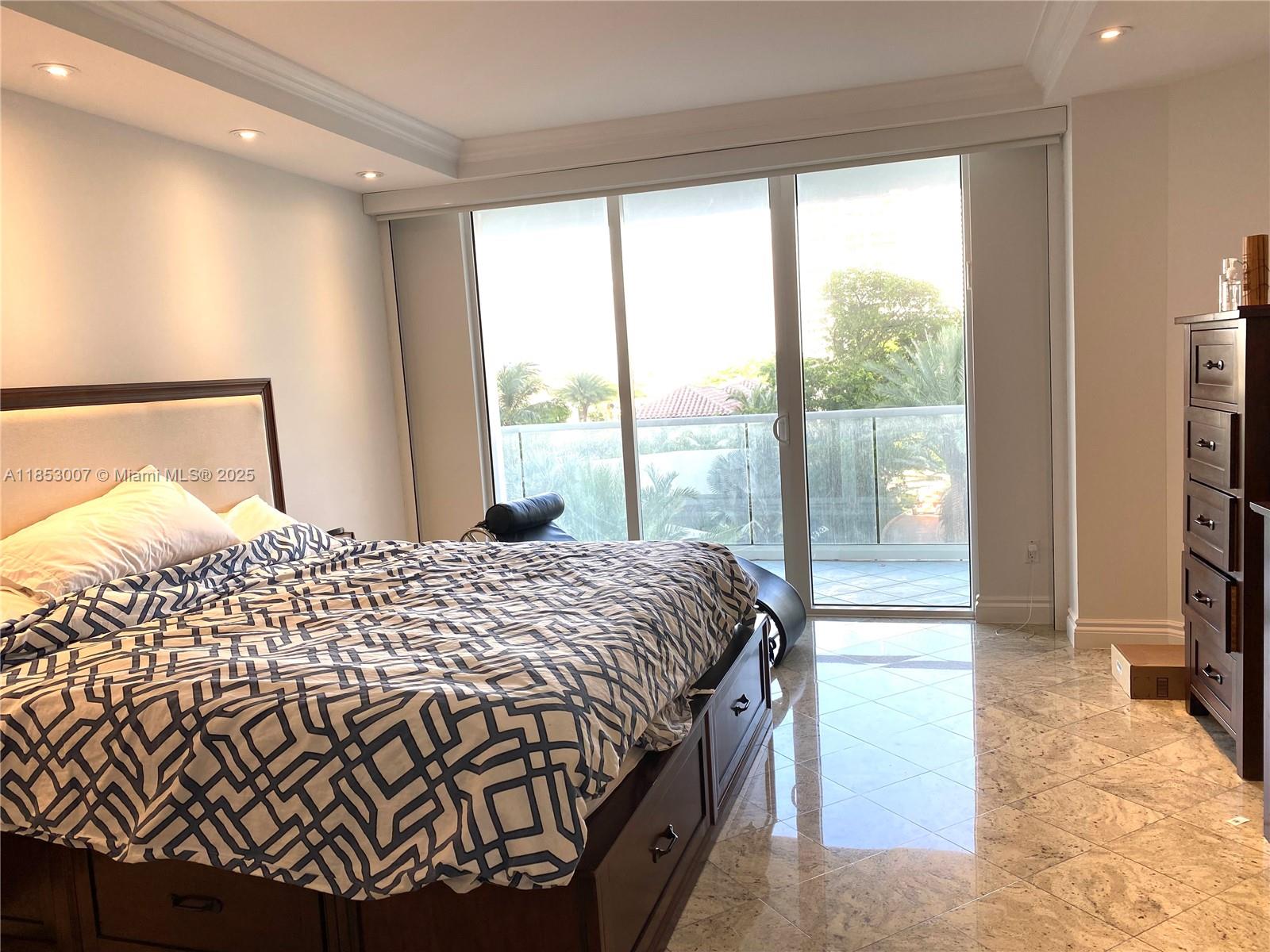 Ver detalles 505 4 / 5 3340 sq. ft. $ 2025-08-05 0 foto