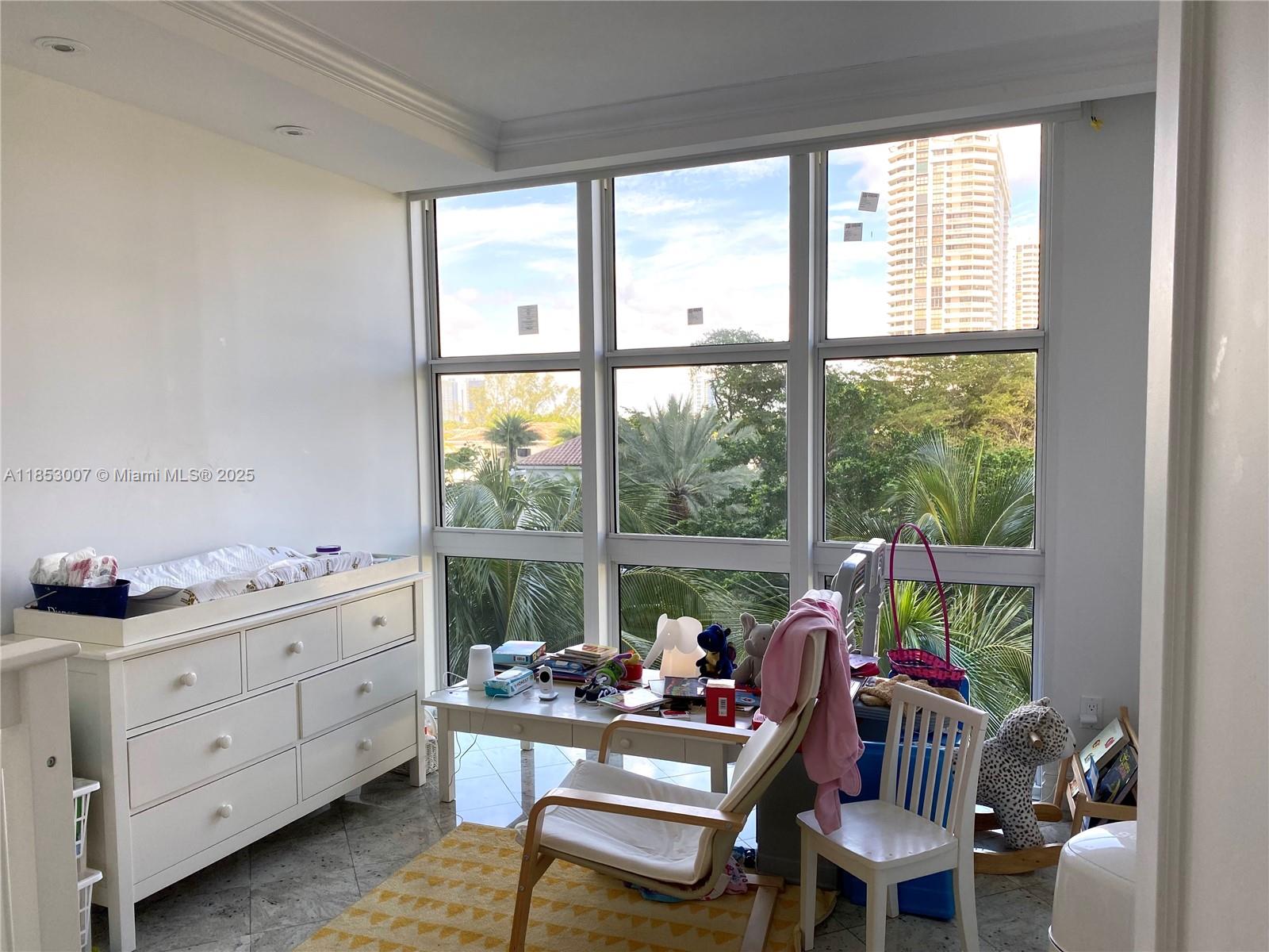 Ver detalles 505 4 / 5 3340 sq. ft. $ 2025-08-05 0 foto