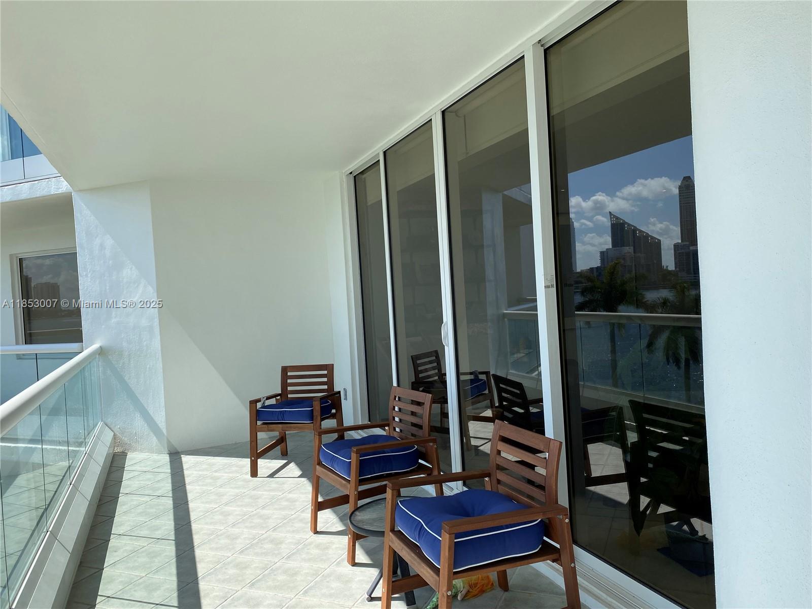 Ver detalles 505 4 / 5 3340 sq. ft. $ 2025-08-05 0 foto