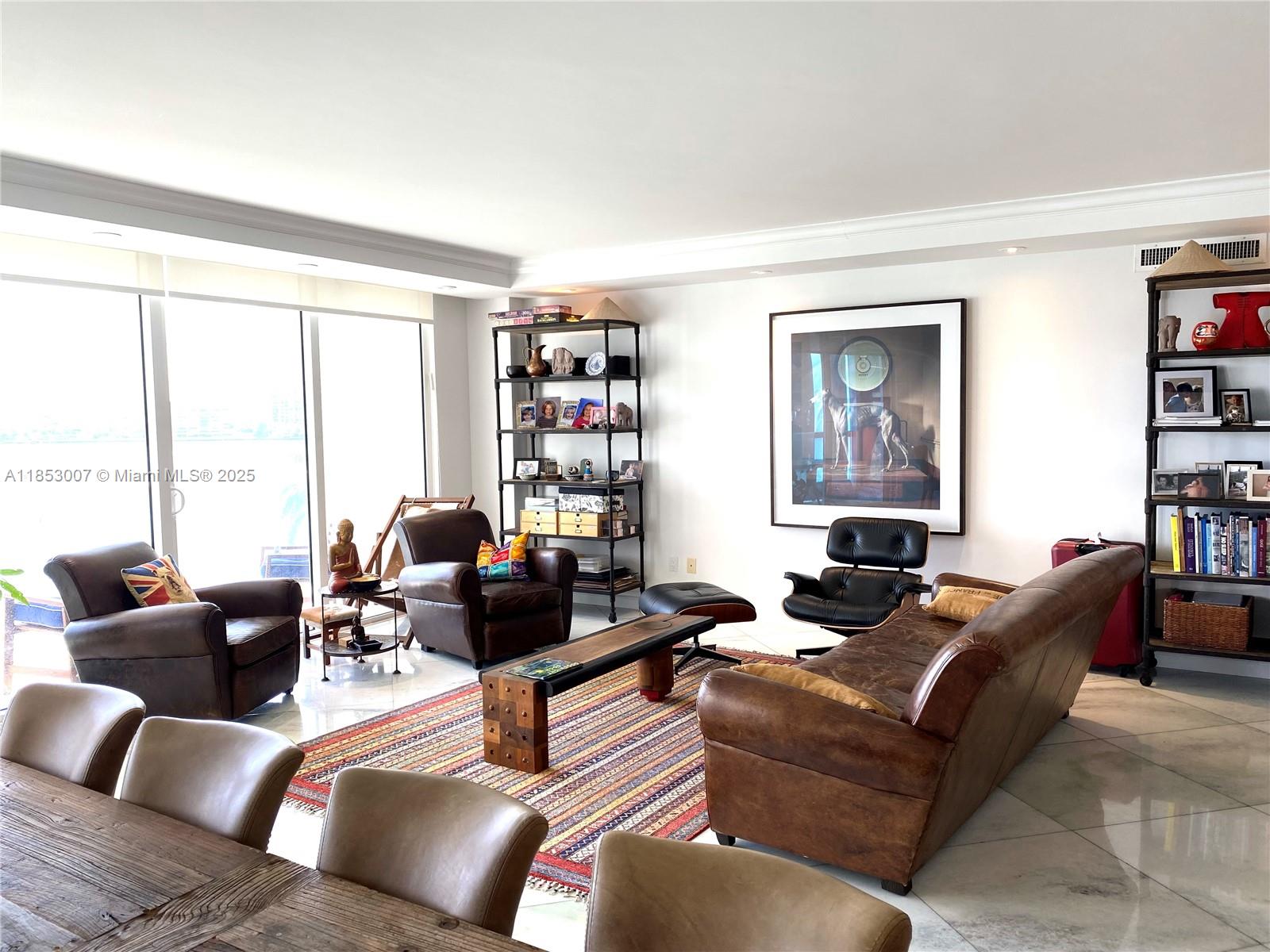 Ver detalles 505 4 / 5 3340 sq. ft. $ 2025-08-05 0 foto