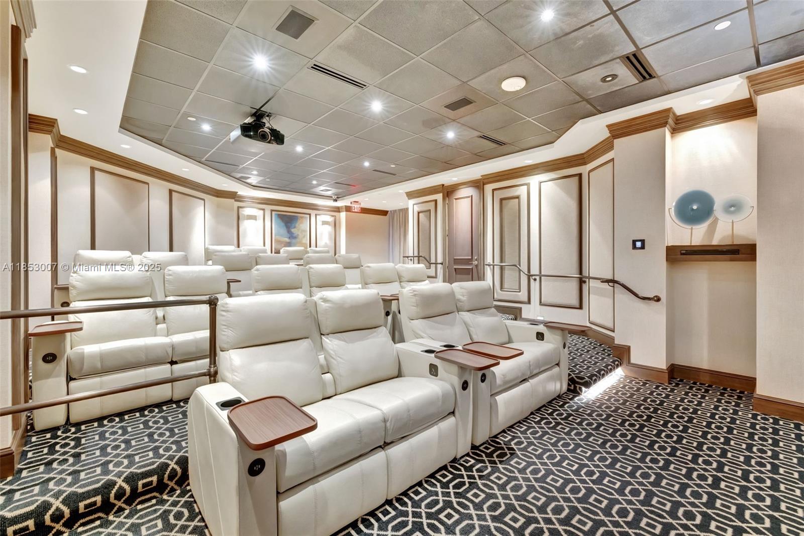 See details 505 4 / 5 3340 sq. ft. $ 2025-10-21 0 Photo