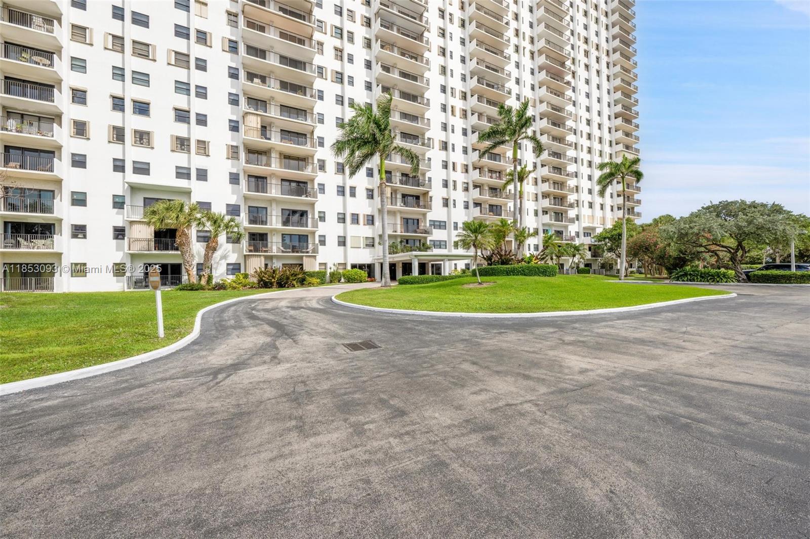 Photo of 1201 Ocean Dr  #1904S, Hollywood, Florida, 33019 - 