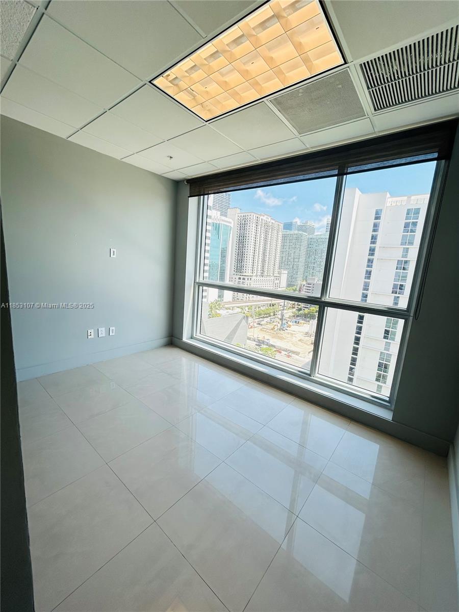 See details 1516 / sq. ft. $ 2025-08-05 0 Photo