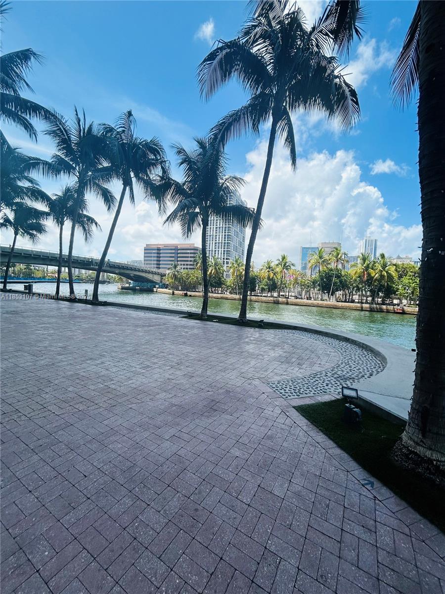See details 1516 / sq. ft. $ 2025-08-05 0 Photo