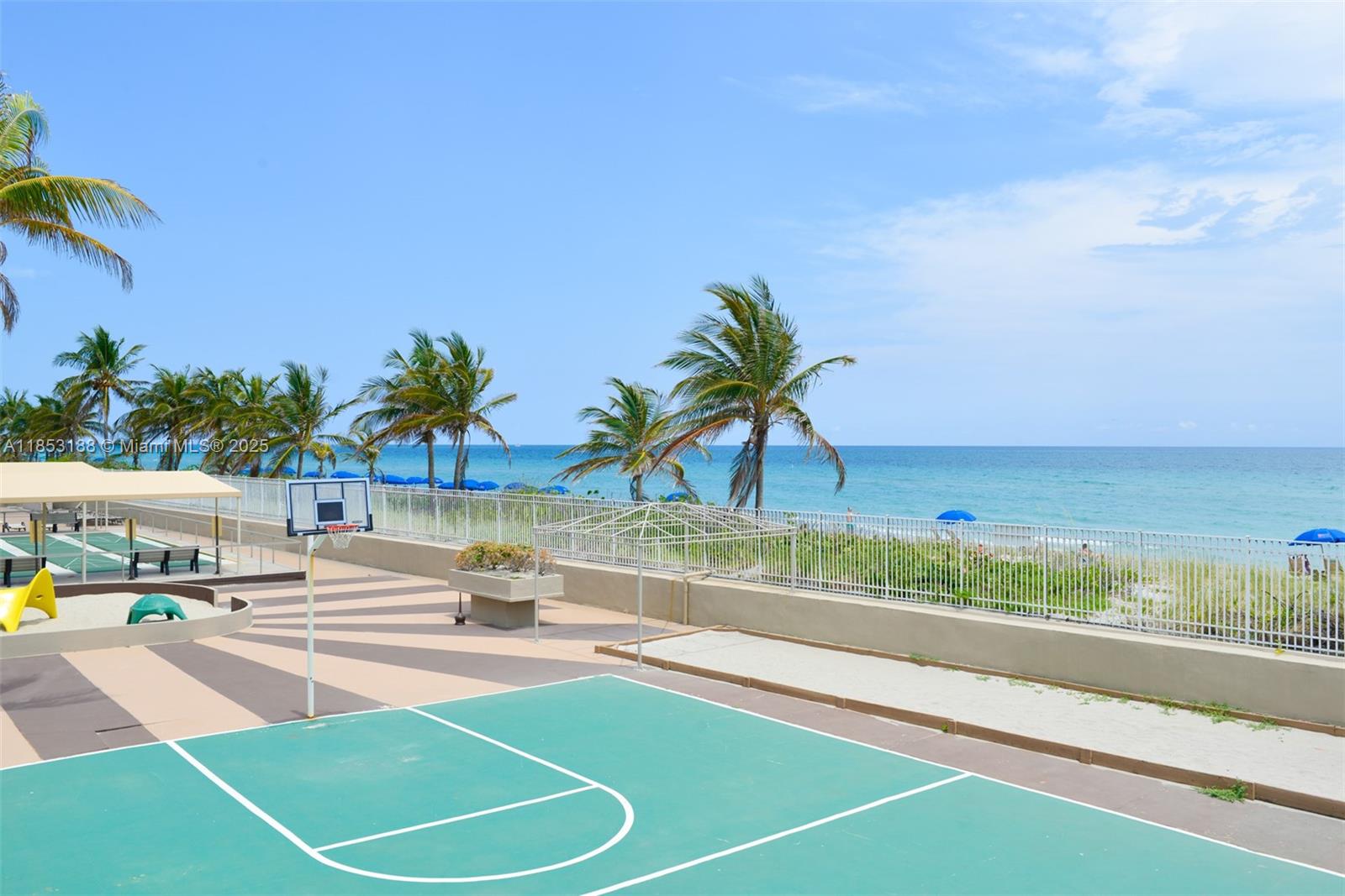 See details 14M 1 / 2 870 sq. ft. $ 2025-08-05 0 Photo