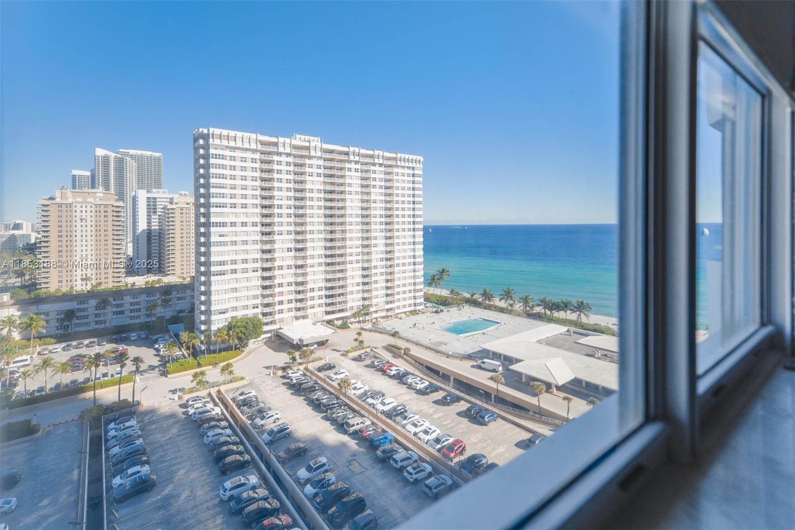 See details 14M 1 / 2 870 sq. ft. $ 2025-08-05 0 Photo