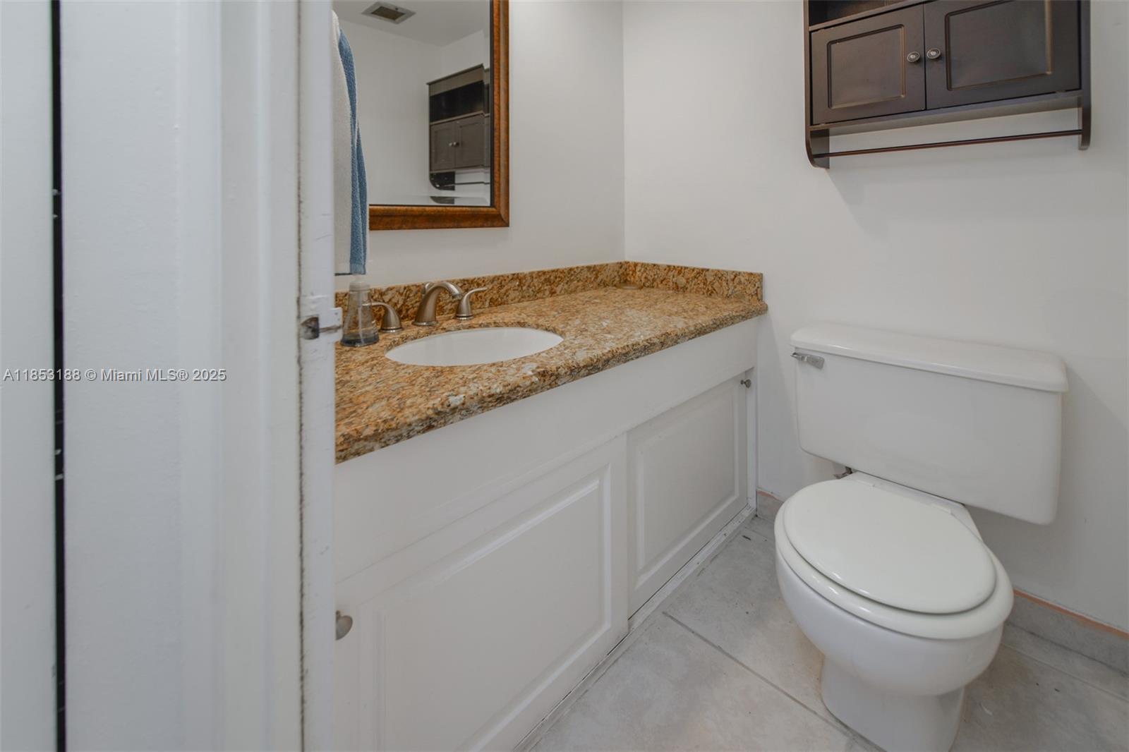 See details 14M 1 / 2 870 sq. ft. $ 2025-08-05 0 Photo