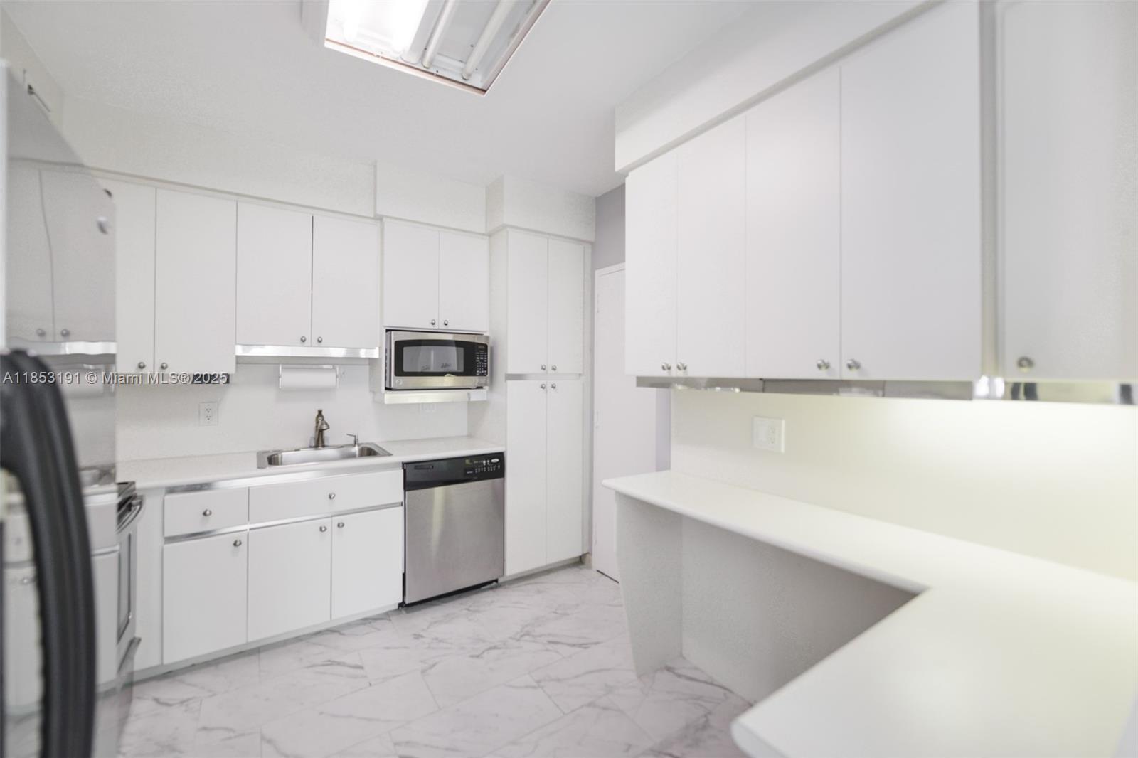 See details 21F 2 / 2 1340 sq. ft. $ 2025-08-05 0 Photo