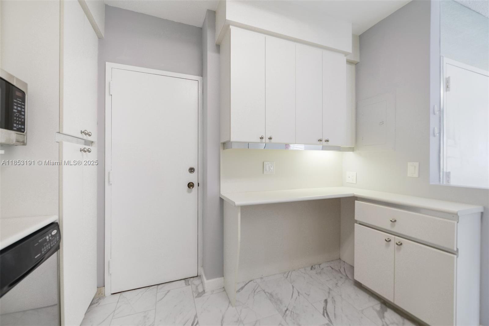 See details 21F 2 / 2 1340 sq. ft. $ 2025-08-05 0 Photo