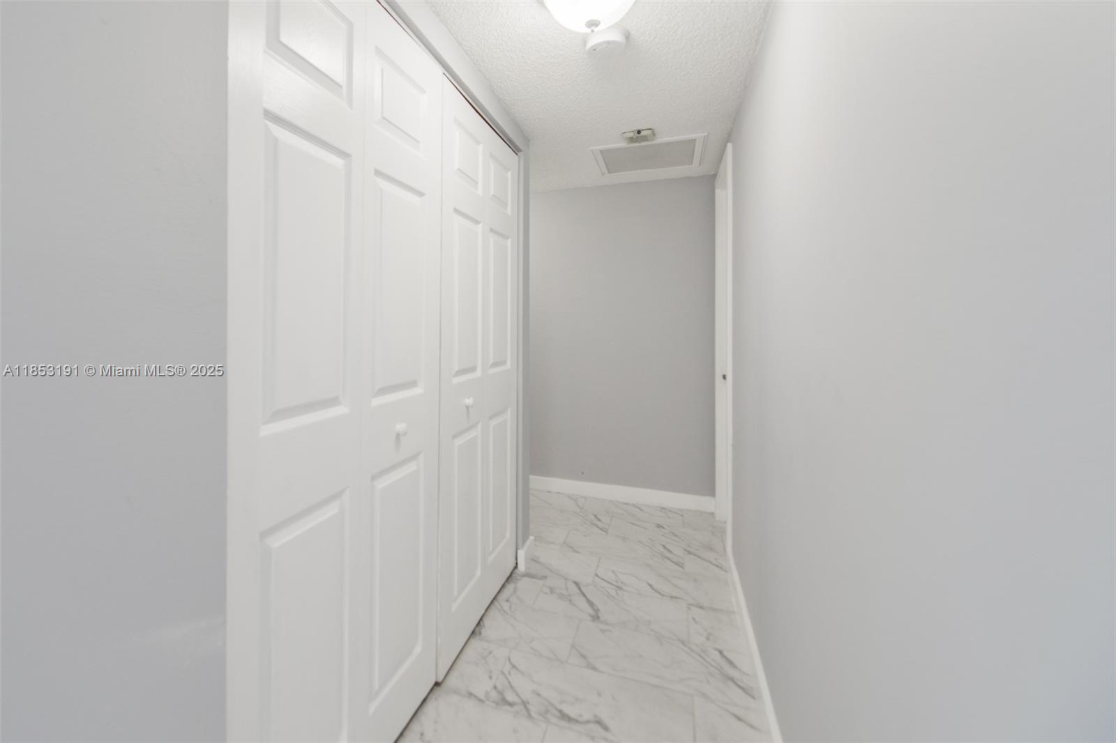 See details 21F 2 / 2 1340 sq. ft. $ 2025-08-05 0 Photo