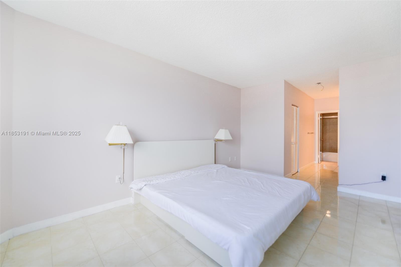 See details 21F 2 / 2 1340 sq. ft. $ 2025-08-05 0 Photo