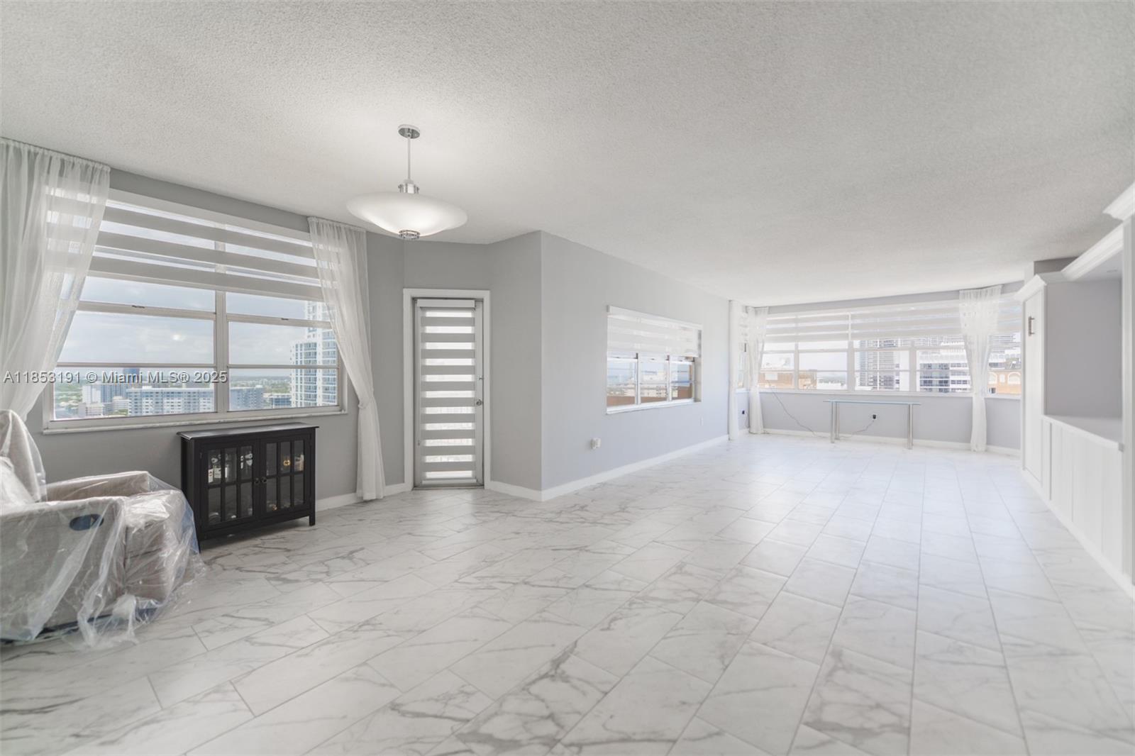 See details 21F 2 / 2 1340 sq. ft. $ 2025-08-05 0 Photo