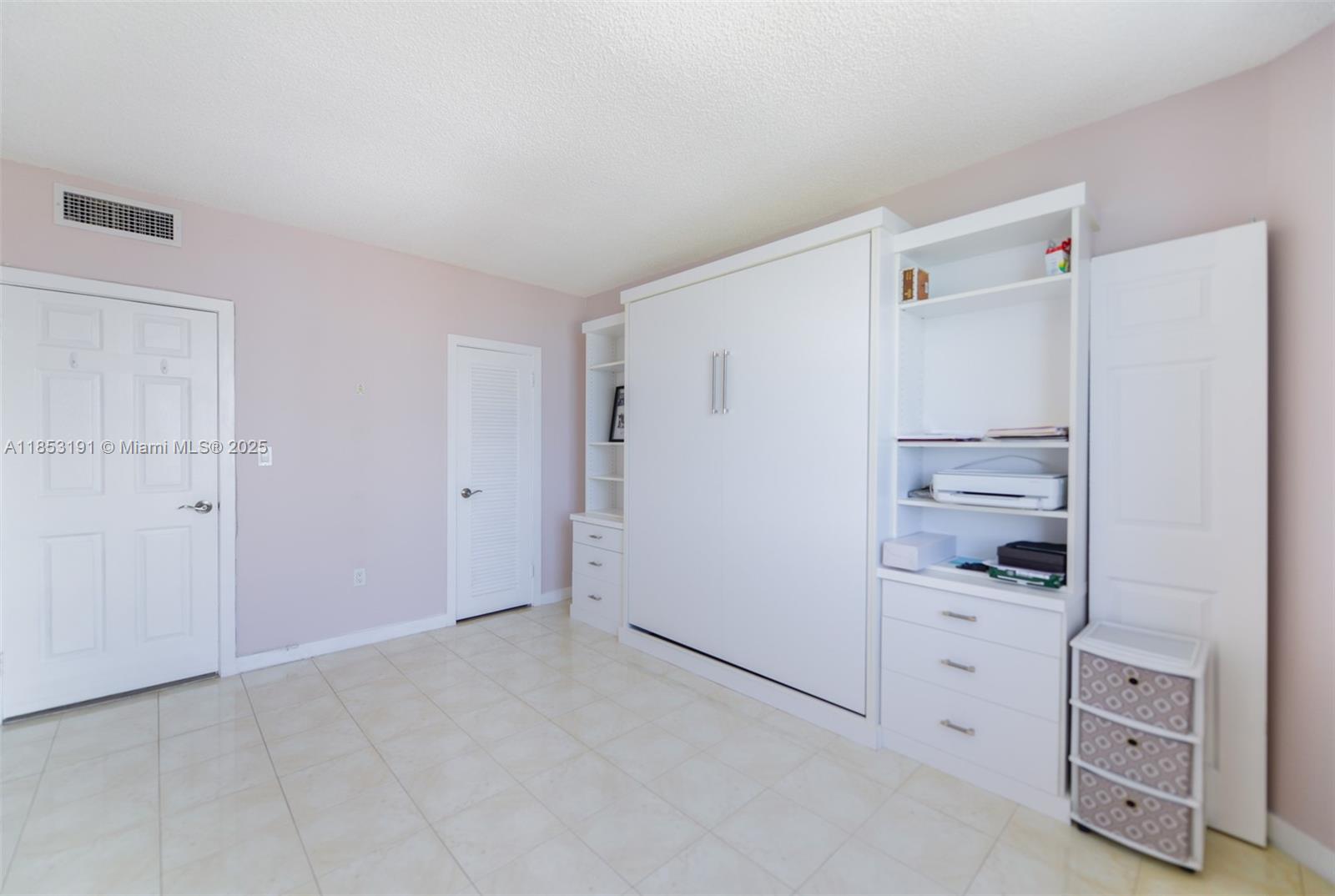 See details 21F 2 / 2 1340 sq. ft. $ 2025-08-05 0 Photo