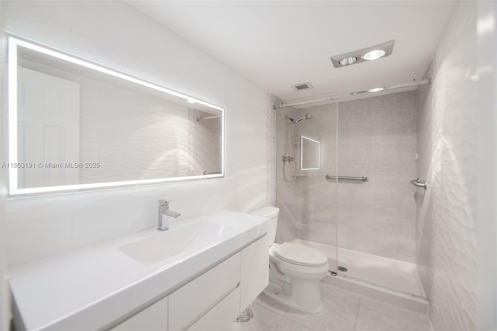 See details 21F 2 / 2 1340 sq. ft. $ 2025-08-05 0 Photo