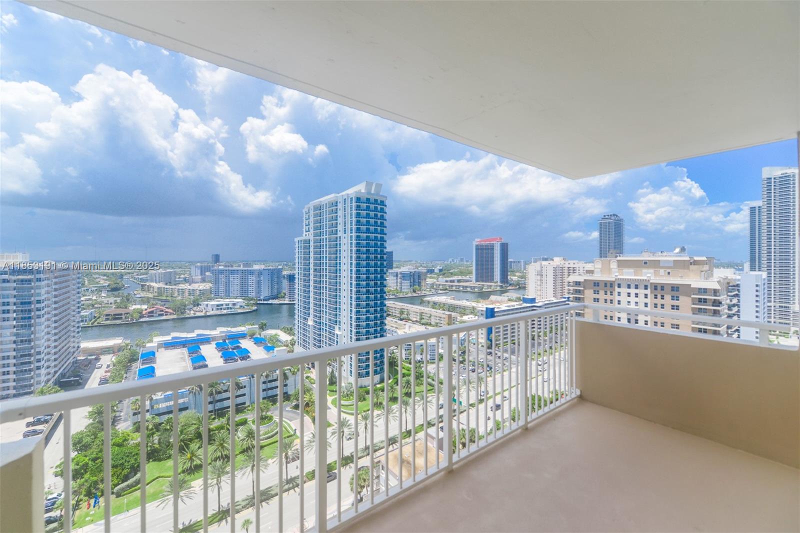 See details 21F 2 / 2 1340 sq. ft. $ 2025-08-05 0 Photo