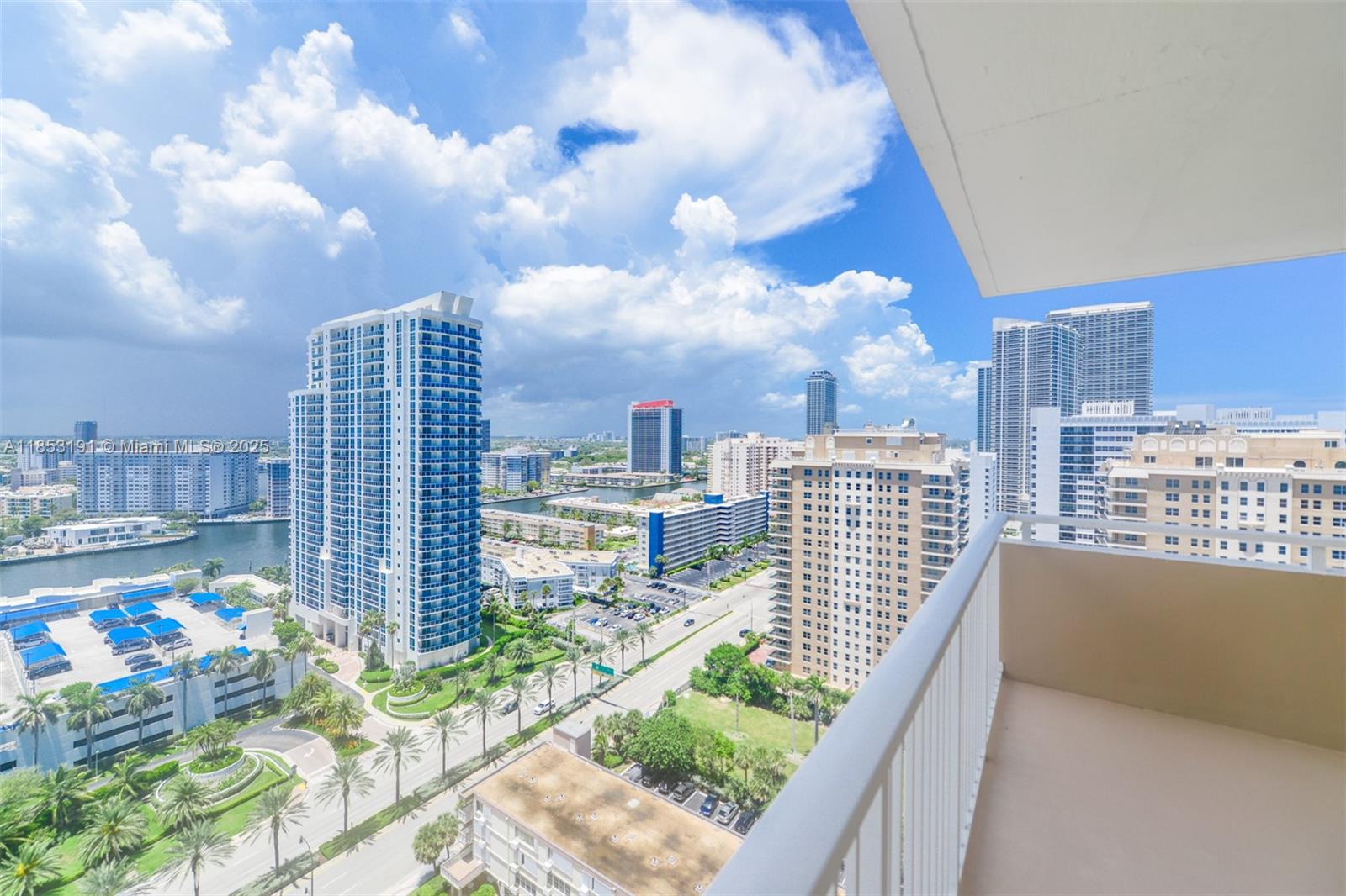 See details 21F 2 / 2 1340 sq. ft. $ 2025-08-05 0 Photo