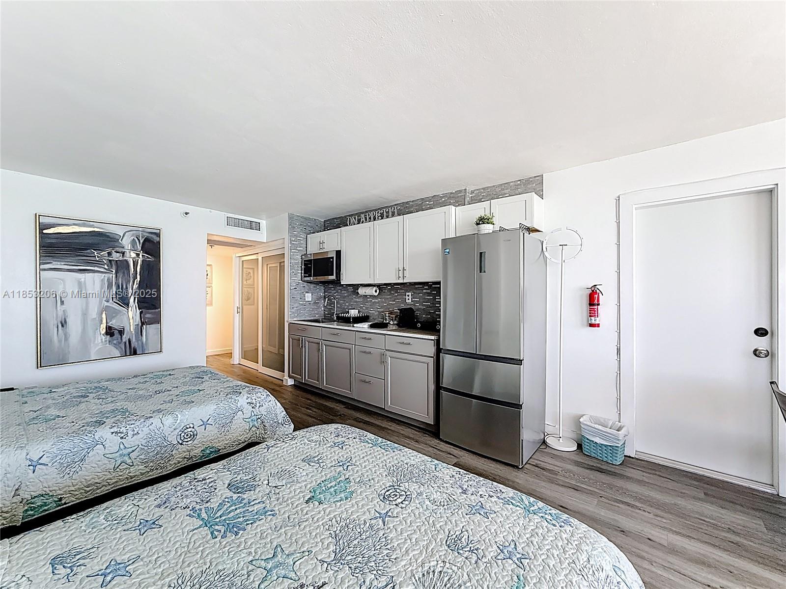 Photo of 19201 Collins Ave #610, Sunny Isles Beach, Florida, 33160 -