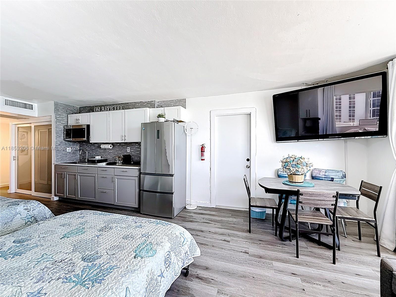 Photo of 19201 Collins Ave #610, Sunny Isles Beach, Florida, 33160 -