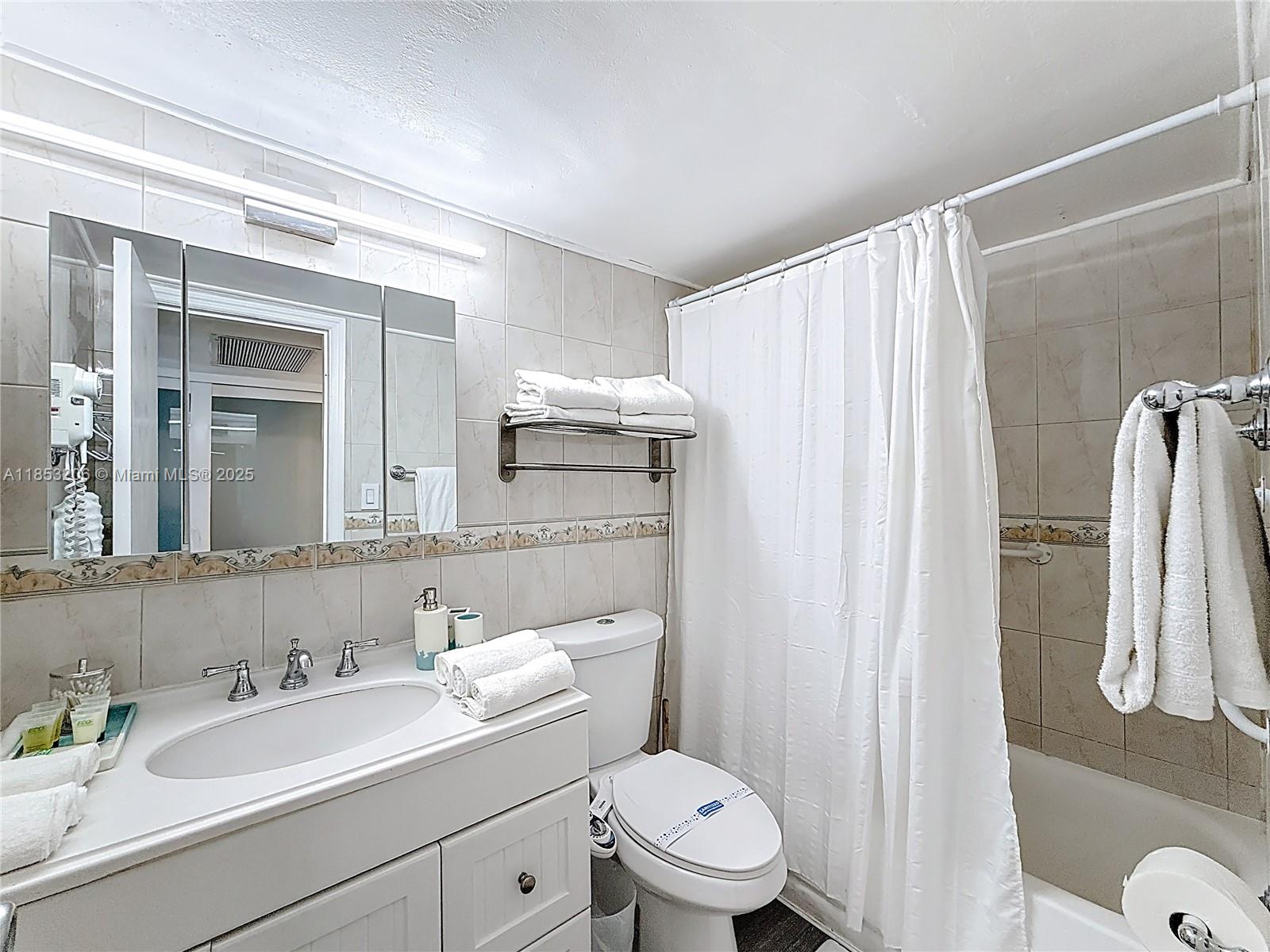 Photo of 19201 Collins Ave #610, Sunny Isles Beach, Florida, 33160 -