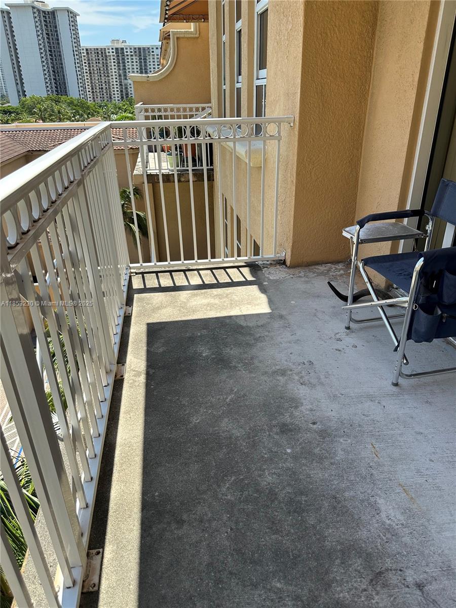 Photo of 3001 185th St  #638, Aventura, Florida, 33180 - 