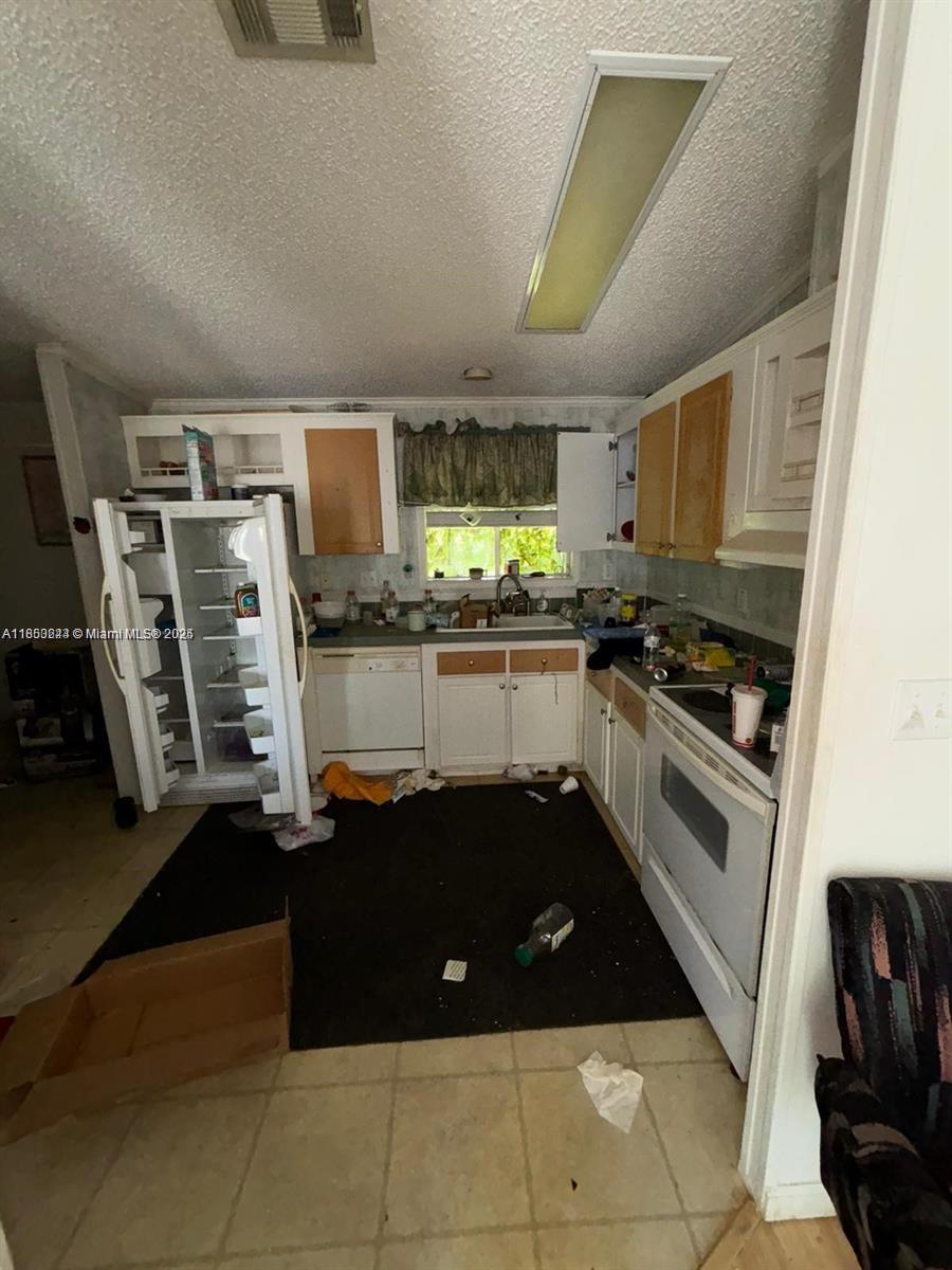 Ver detalles 37 2 / 2 960 sq. ft. $ 2025-08-05 0 foto