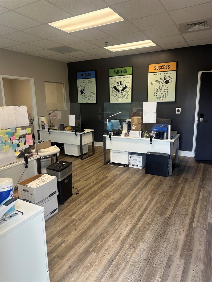 3  /   sq. ft. $ 2025-08-05 0 foto