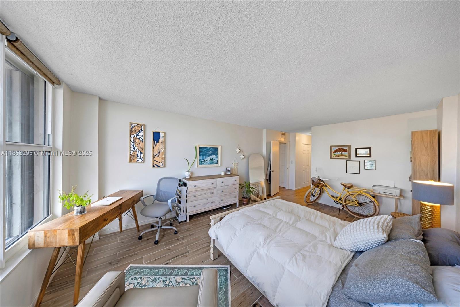 Photo of 3800 Ocean Dr  #817, Hollywood, Florida, 33019 - 