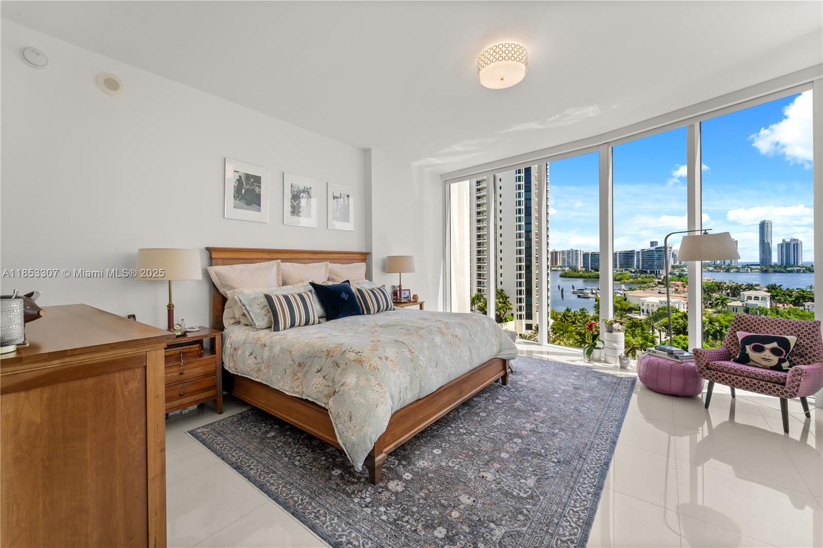 902 3 / 4 2608 sq. ft. $ 2025-08-05 0 Photo