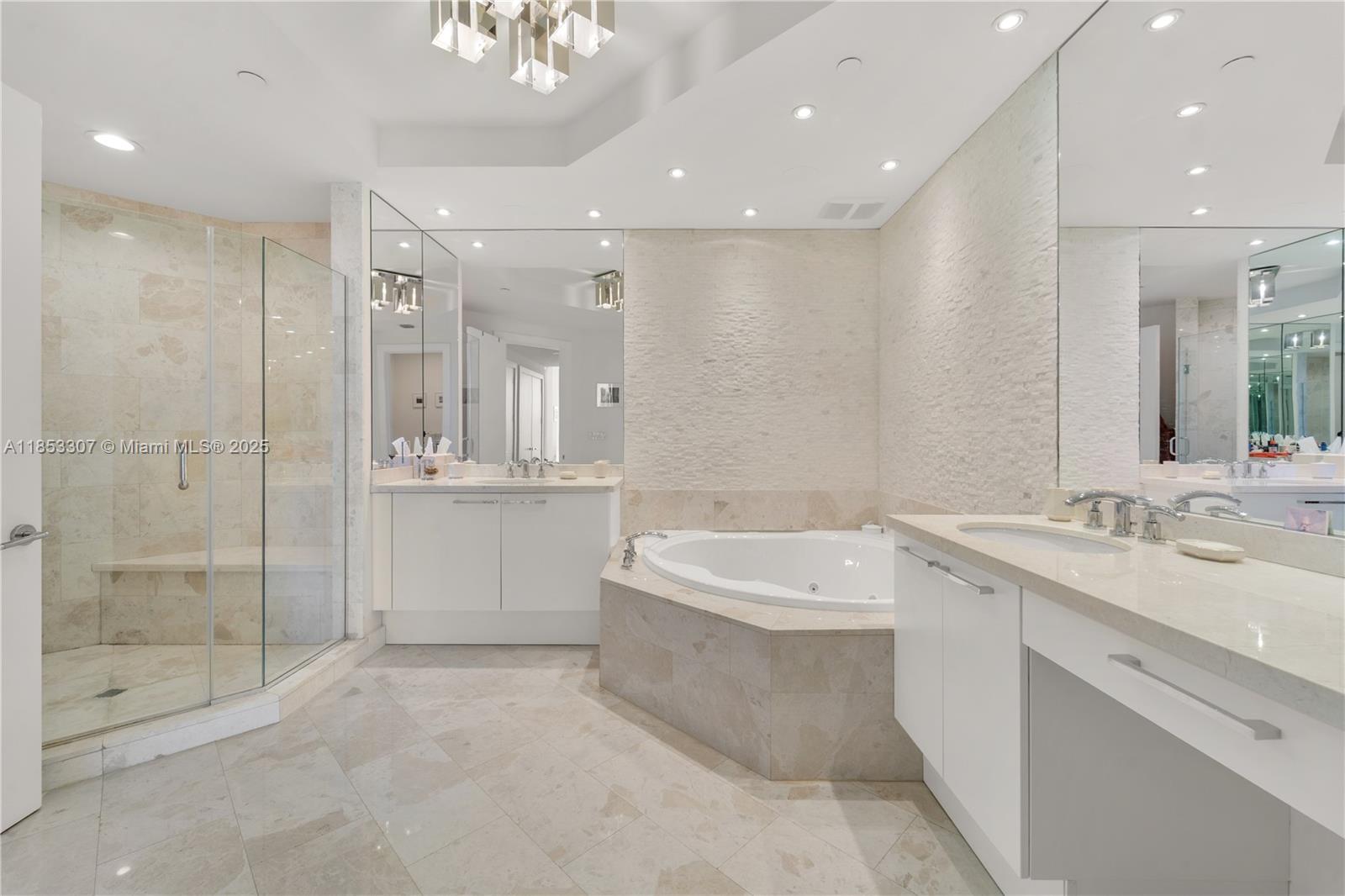 902 3 / 4 2608 sq. ft. $ 2025-08-05 0 Photo