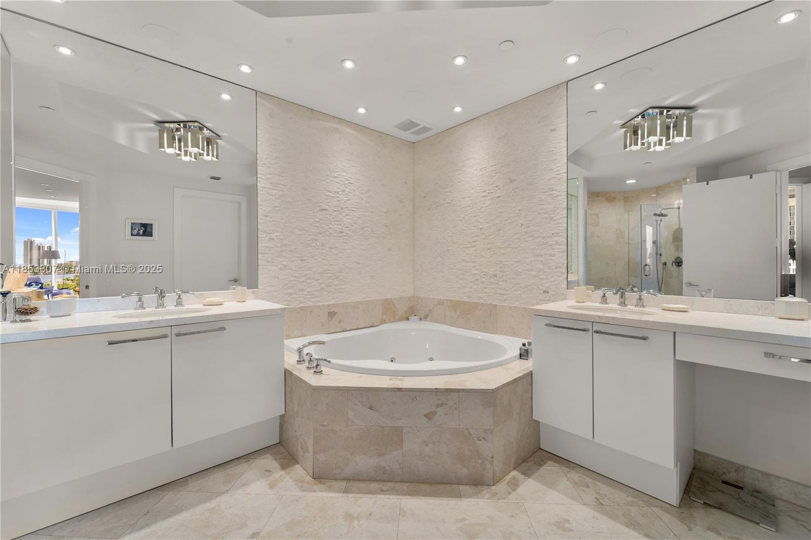 902 3 / 4 2608 sq. ft. $ 2025-08-05 0 Photo