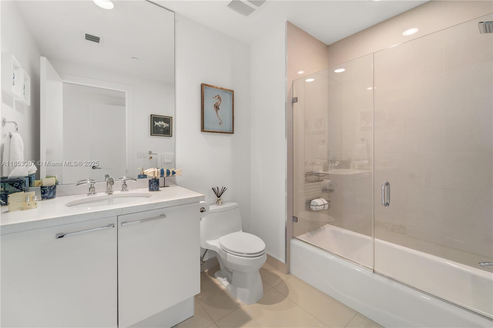 902 3 / 4 2608 sq. ft. $ 2025-08-05 0 Photo