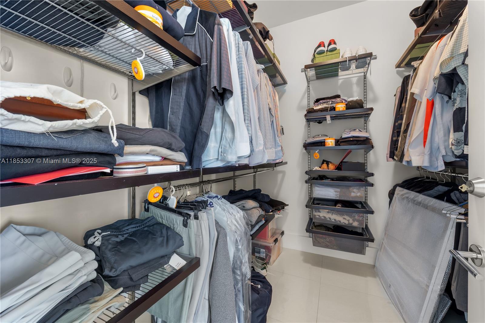 902 3 / 4 2608 sq. ft. $ 2025-08-05 0 Photo