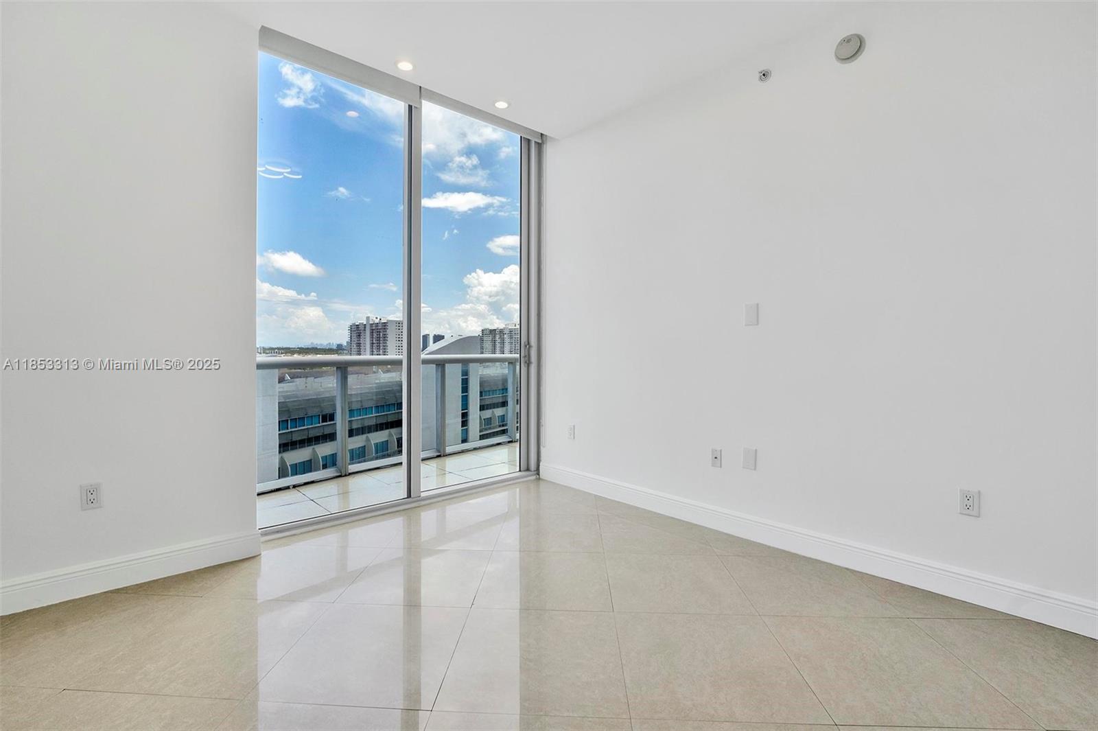 Photo of 3131 188th St  #1-1212, Aventura, Florida, 33180 - 