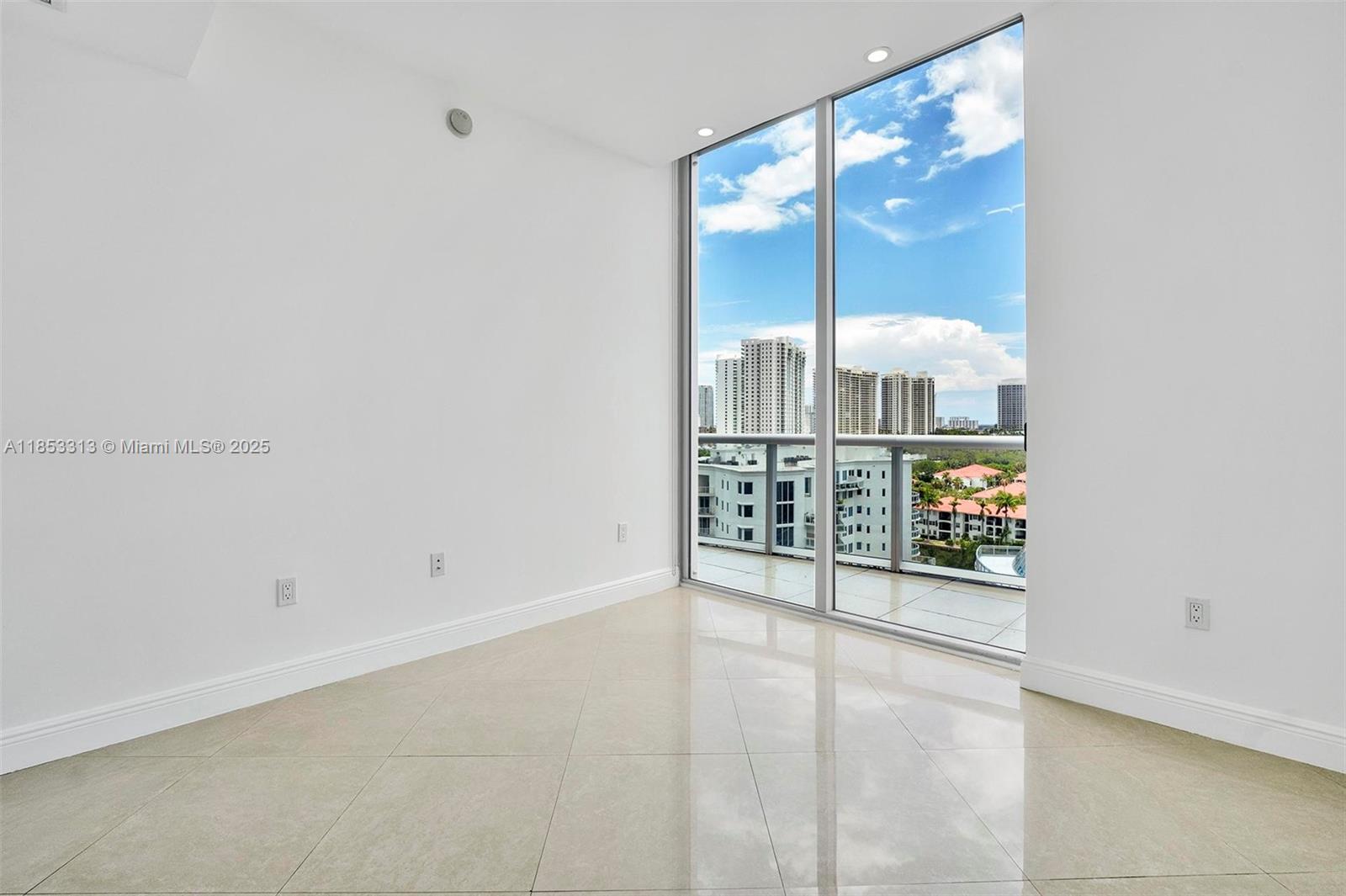 Photo of 3131 188th St  #1-1212, Aventura, Florida, 33180 - 