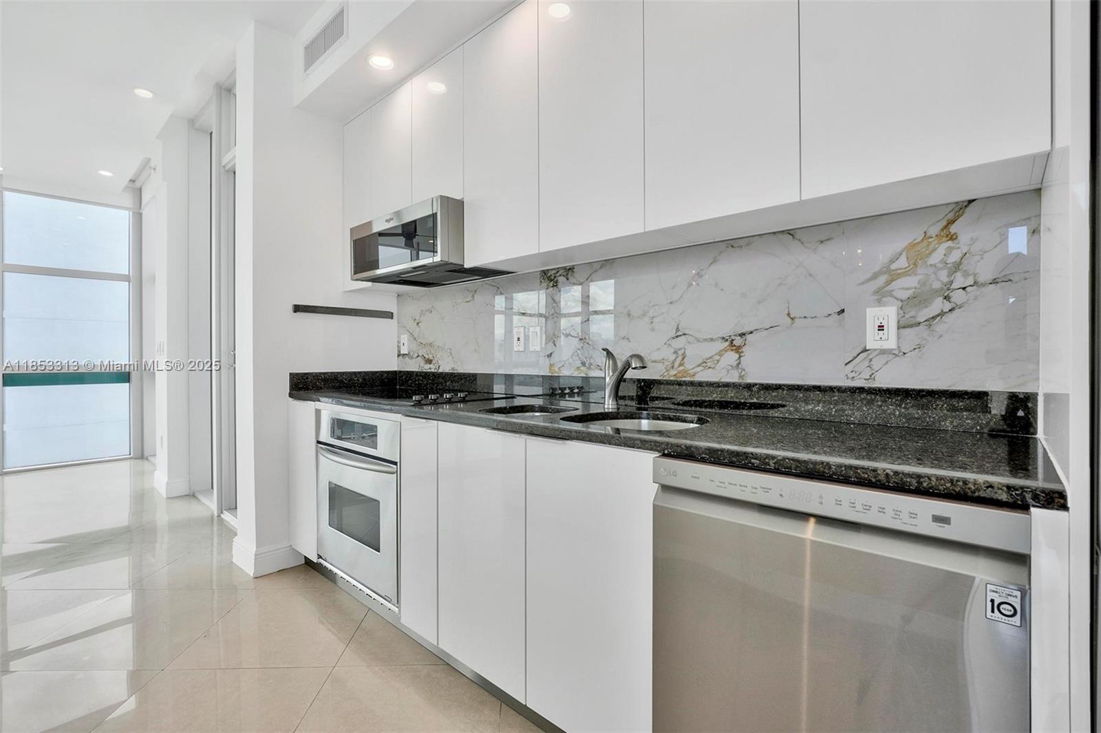 Photo of 3131 188th St  #1-1212, Aventura, Florida, 33180 - 