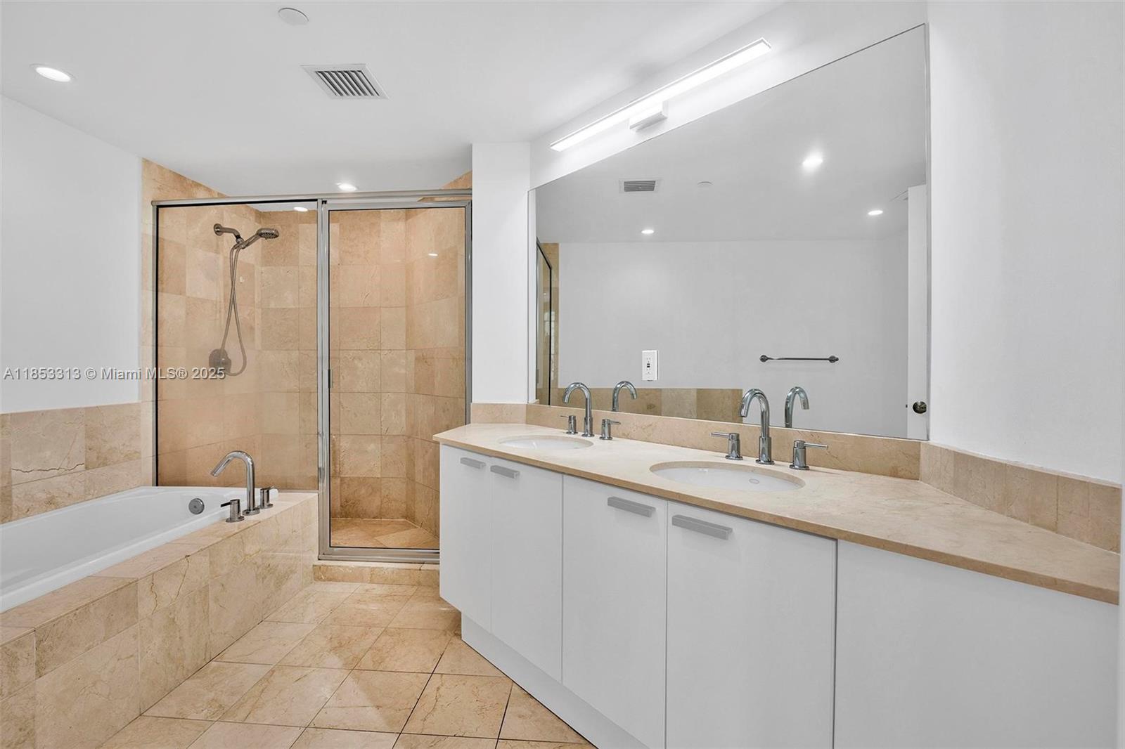 Photo of 3131 188th St  #1-1212, Aventura, Florida, 33180 - 