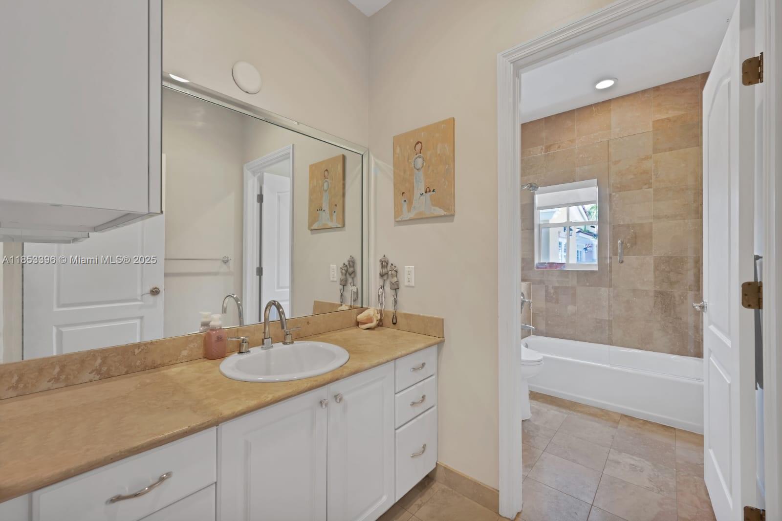 Photo of 18345 30th Pl  (18345), Aventura, Florida, 33160 - kids bathroom