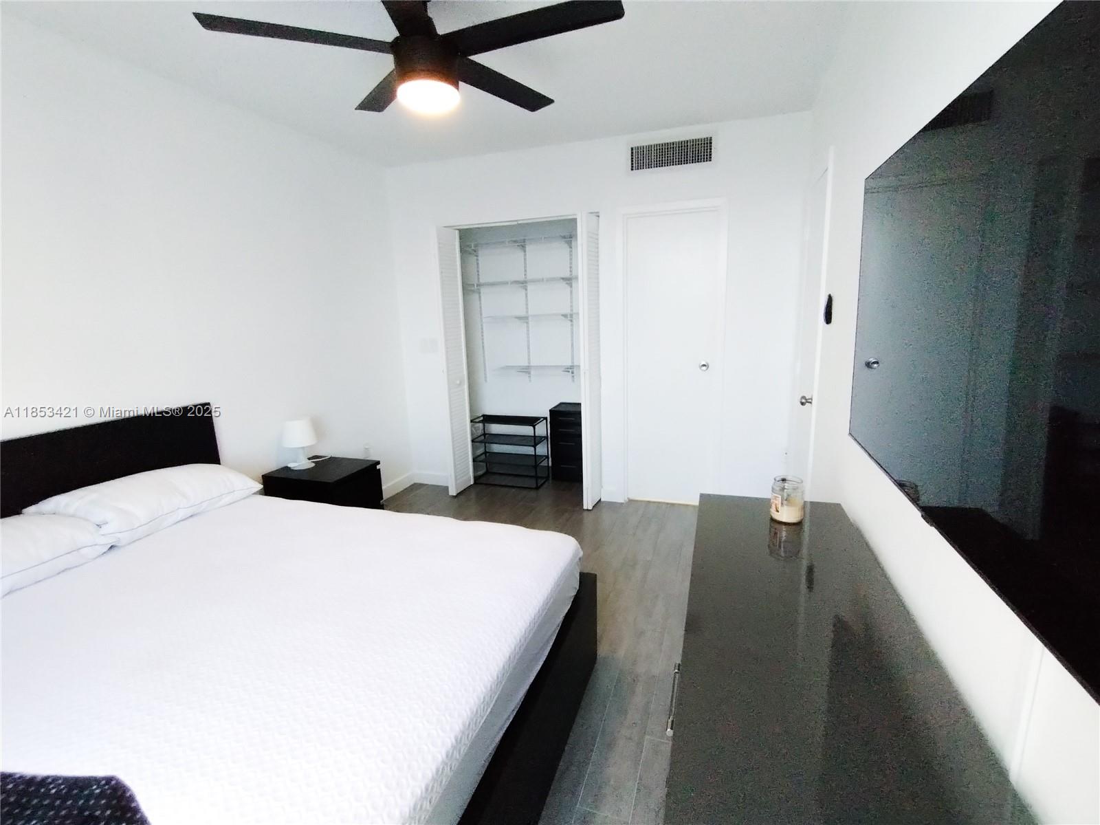 Photo of 3625 Country Club Dr  #1004, Aventura, Florida, 33180 - 