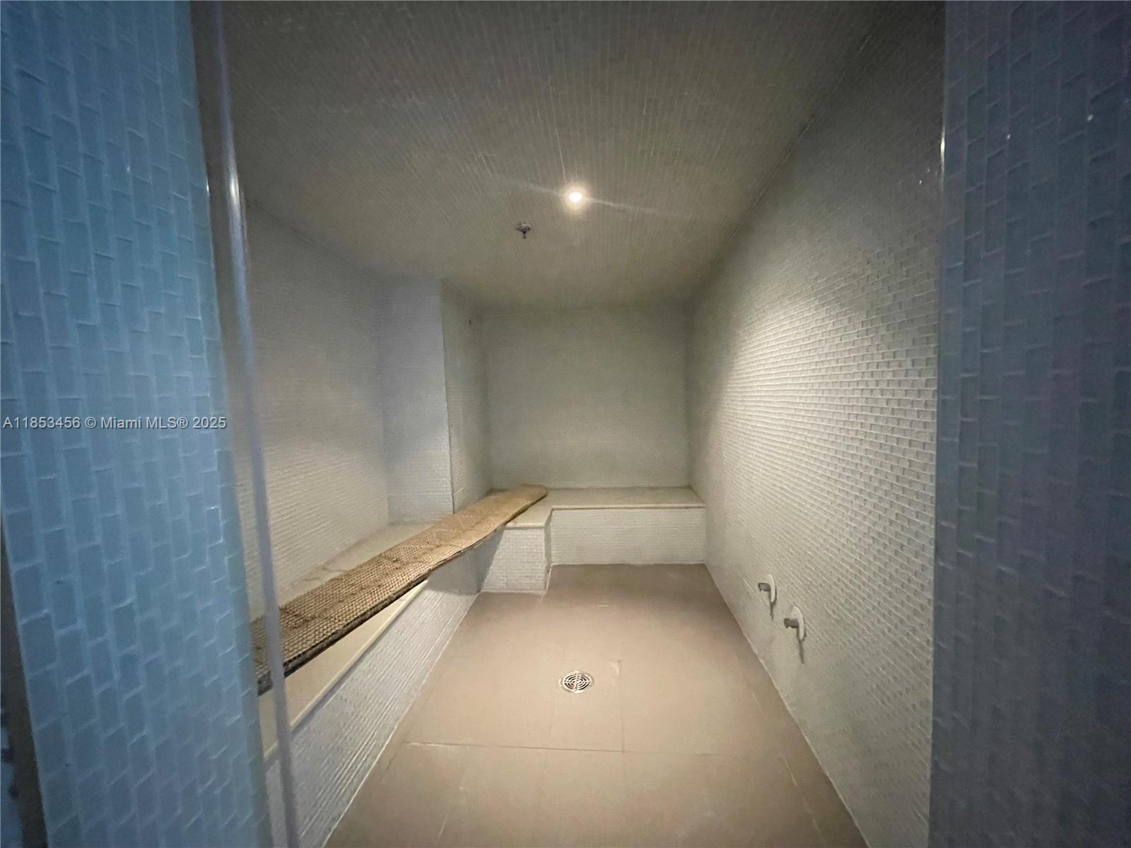 See details 4107 3 / 3 2106 sq. ft. $ 2025-08-05 0 Photo