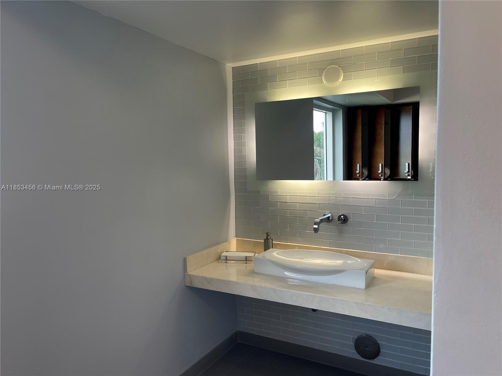 See details 4107 3 / 3 2106 sq. ft. $ 2025-08-05 0 Photo