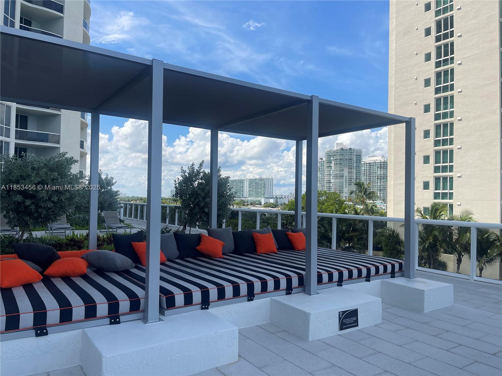 See details 4107 3 / 3 2106 sq. ft. $ 2025-08-05 0 Photo