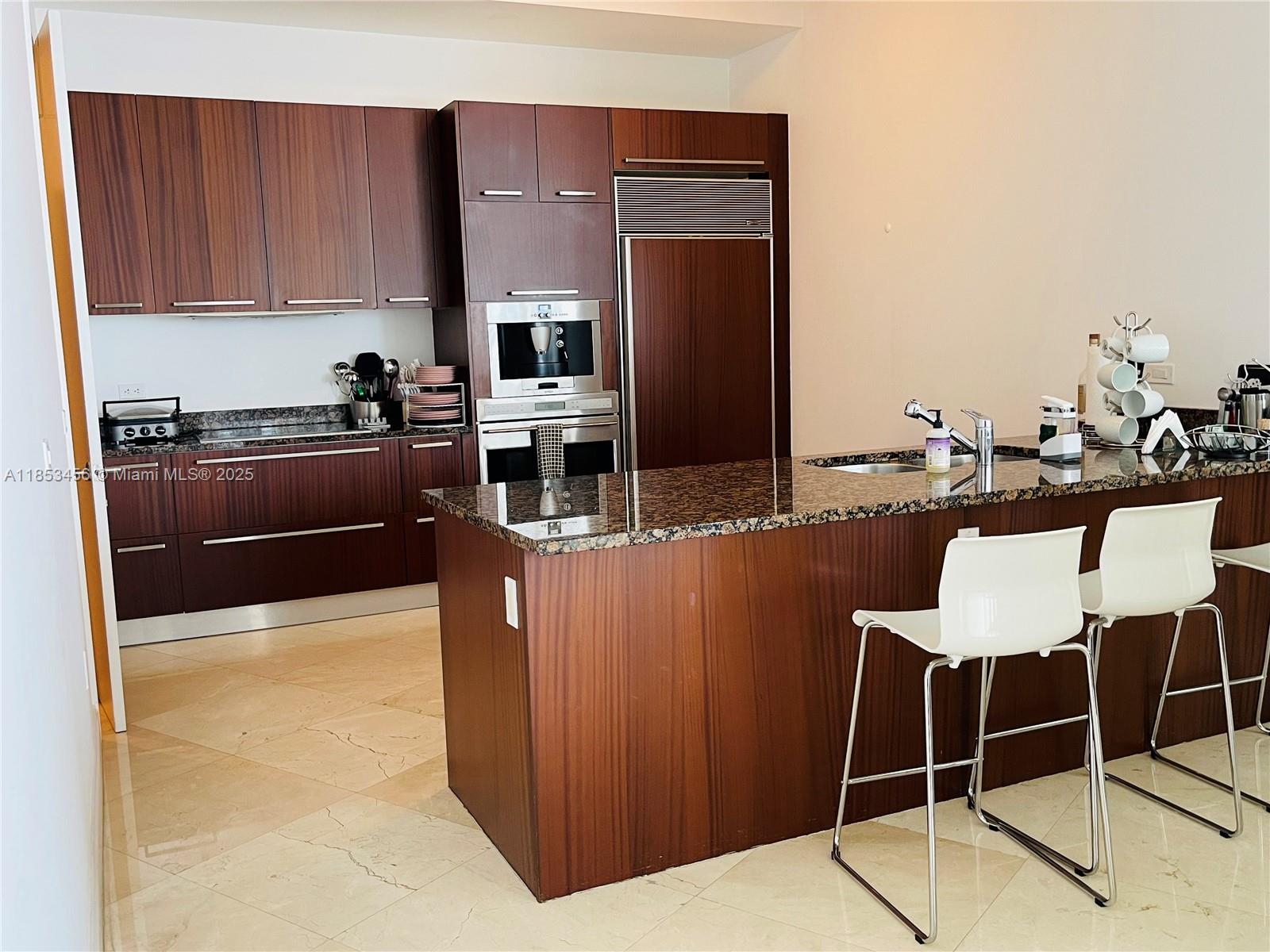 See details 4107 3 / 3 2106 sq. ft. $ 2025-08-05 0 Photo