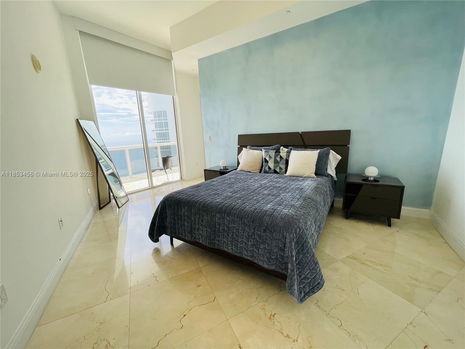 See details 4107 3 / 3 2106 sq. ft. $ 2025-08-05 0 Photo