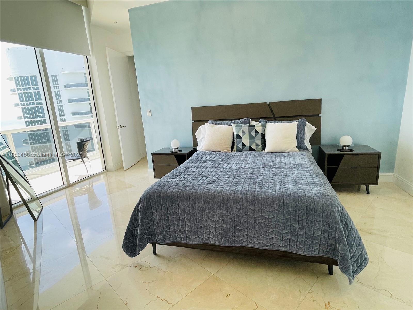 See details 4107 3 / 3 2106 sq. ft. $ 2025-08-05 0 Photo